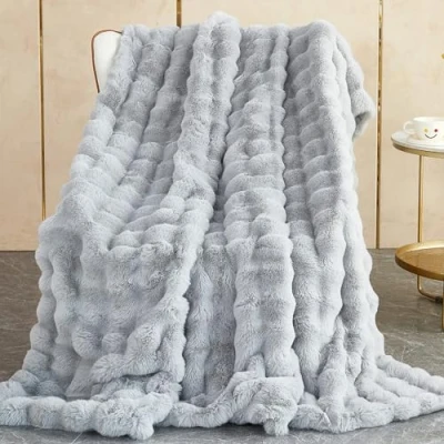Afbeelding van SHANNA Deken 230 x 250 cm, dikke konijnendeken van pluche, superzacht en pluizig, hoogwaardig imitatiebont, veelzijdig, warm comfortabel, voor slaapkamer, bank, reizen