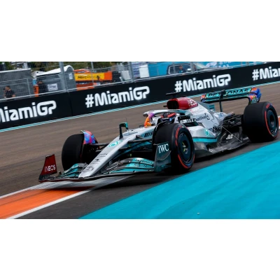 Afbeelding van Mercedes AMG F1 W13 E Performance Spark Modelauto 1:18 2022 George Russell Petronas