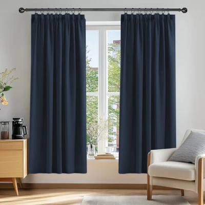 Afbeelding van Deconovo set van 2 gordijnen, 50% ondoorzichtig, isolerend, keukengordijn, slaapkamer jongens, plooiband, marineblauw, 132 x 183 cm