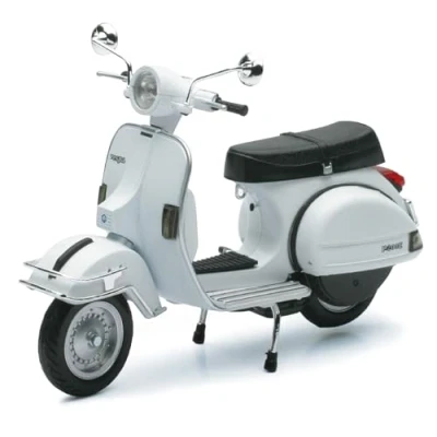 Afbeelding van NewRay Motorbike 42216 Vespa P200E 1978 trouwe lezing, schaal 1:12, gegoten wit,