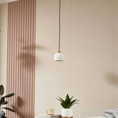Afbeelding van Lindby hanglamp Nolane, Ø 11 cm, keramiek, wit/messing