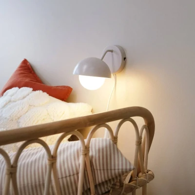 Afbeelding van Dyberg Larsen Rose wandlamp beige mat