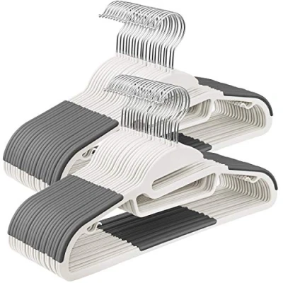 Afbeelding van SONGMICS Kleerhangers van kunststof, 50 stuks, S opening, antislip, dikte 0,5 cm, ruimtebesparend, 360 draaibare haak, wit en grijs CRP041W04