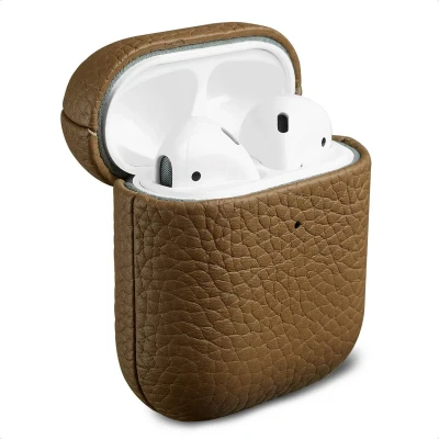Afbeelding van Accezz Echt leren case Hoesje geschikt voor AirPods 2 / 1 Taupe