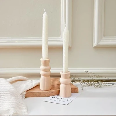 Afbeelding van Denique Lot de 2 bougeoirs En céramique Créatifs et modernes forme nœud pour centre table décoration bureau d&#039;intérieur, mariage, salle à manger, fête (beige)