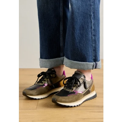 Afbeelding van Gabor Comfort Sneakers laag brown/goldcoloured, Dames, Maat: 36, Brown/gold coloured Leer