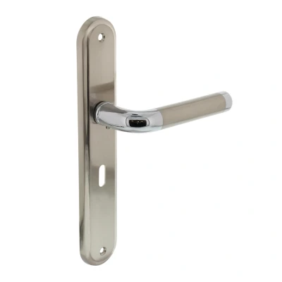 Afbeelding van Intersteel Deurkruk Agatha op schild sleutelgat 56 mm chroom