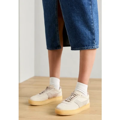 Afbeelding van Clarks Originals TOR 80 Sneakers laag offwhite, Dames, Maat: 36, Off white Veloursleer