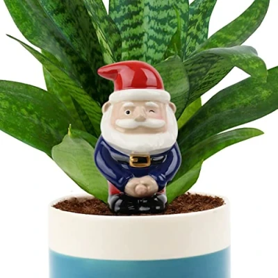 Afbeelding van Gift Republic Peeing Gnome zelf bewateringssysteem Multi color / 9 x 18 cm Polystone