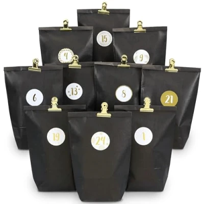 Afbeelding van Extravagante adventskalender om te vullen, met 24 zwarte cadeauzakjes en stickers cijferclips, elegant motief, knutselen cadeau geven, Kerstmis advent