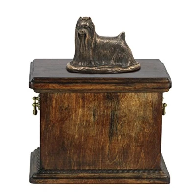 Afbeelding van Elegante urn hond voor Yorkshire Terrier met beeldje in klassieke stijl