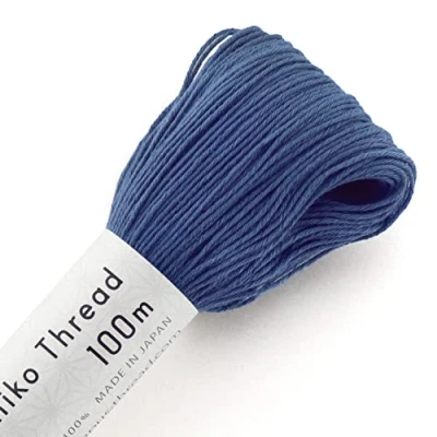 Afbeelding van Olympus Sashiko 100 m draadspoel Col.109 licht ijzerblauw Japans borduurwerk en quilten