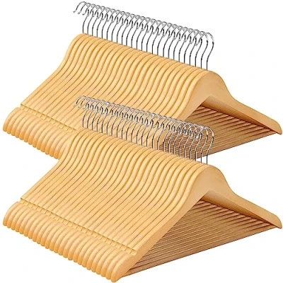 Afbeelding van Songmics 80 stuks massief houten kleerhangers, schouderinkepingen, antislip broekstang, 360 draaibare haak, voor kostuums, overhemden, natuurkleur/zilver CRW001