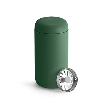Afbeelding van Fellow Carter Move Reismok: vacuüm geïsoleerde roestvrijstalen koffie en theemok met keramische binnenkant spatbescherming, groen (Cargo Green), 355 ml beker