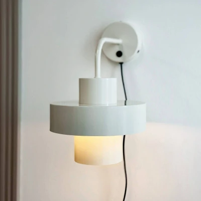 Afbeelding van Dyberg Larsen wandlamp Stoke, putty wit, Ø 20 cm, metaal