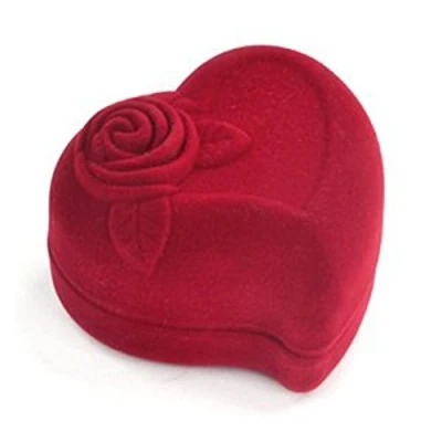 Afbeelding van TRIXES Luxe rode behuizing voor ring in de vorm van een liefdeshart huwelijksaanzoek of verloving