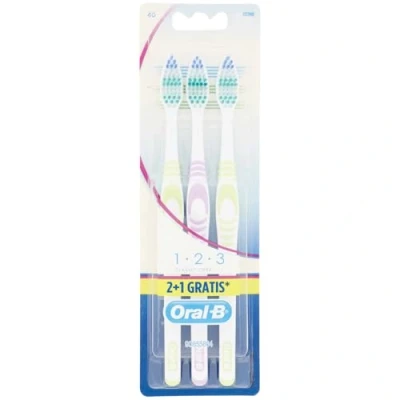 Afbeelding van Oral B Tandenborstels Classic Care 40 Medium 3 pack