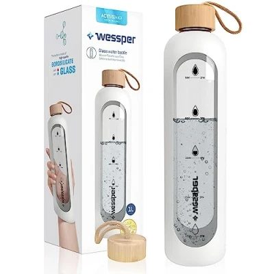 Image de Wessper Bouteille d’eau 1L de Motivation en Verre avec temps horaire, Sans BPA, Gourde Hermétique Couvercle Bambou Réutilisable Housse Silicone Blanc