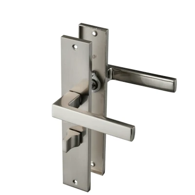 Afbeelding van Ostiumhome Deurbeslag Deurklink op schild met WC Slot 64 mm RVS Zilver Grado