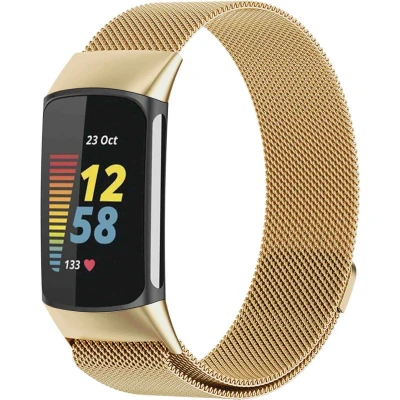 Afbeelding van iMoshion Bandje Geschikt voor Fitbit Charge 5 Milanees magnetische band goud Maat S