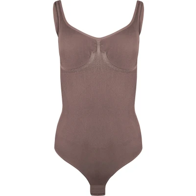 Afbeelding van MAGIC Bodyfashion dames Low Back corrigerende body in de kleur Donkerbruin, maat: L