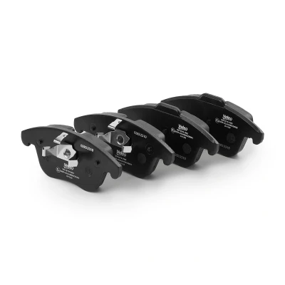 Afbeelding van VALEO 301879 Remblokkenset FIRST Vooras Excl. slijtage waarschuwingscontact Zonder anti kreukplaat VOLVO: V60 I, S60 II, I Box Body / Estate