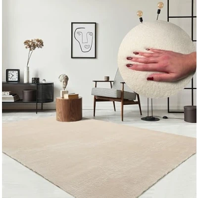 Afbeelding van The carpet Relax Modern tapijt met korte en pluizige pool, antislip onderkant, wasbaar tot 30C, superzacht, bontlook, beige, 200 x 280 cm