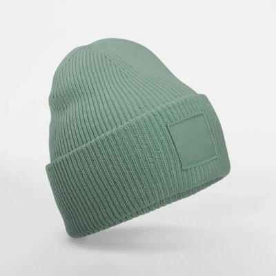 Afbeelding van Beechfield Muts met brede revers en toon op patch B336R DUSTY GREEN