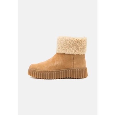 Afbeelding van Clarks Torhill TURN Enkellaarsjes met plateauzool, Dames, Maat: 42, Light tan Leer en textiel