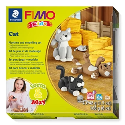 Afbeelding van STAEDTLER 8034 16 LZ FIMO Kids Form&amp;Play polymeerkleispel voor kinderen &quot;katten&quot; (set van 4 blokken, stickers, modelleergereedschap en achtergrond)