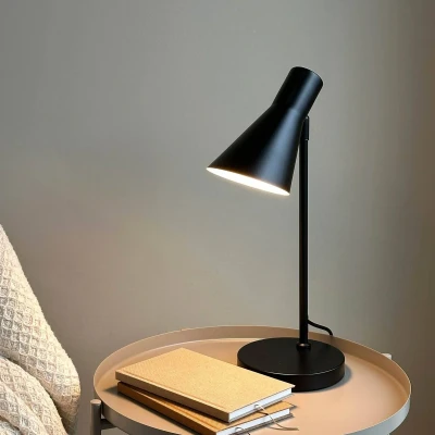 Afbeelding van Dyberg Larsen tafellamp DL12, zwart, hoogte 44,5 cm, metaal