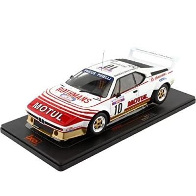 Afbeelding van het 1:18 Diecast model van De BMW M1 Motul #10 Rally Tour deCorse 1982. rijders waren B. Darniche en A. Mahe. fabrikant schaalmodel is Ixo. Dit alleen online verkrijgbaar