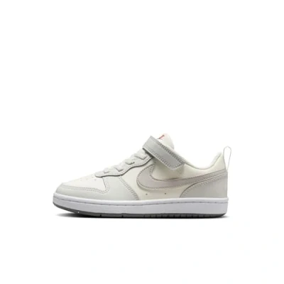 Afbeelding van Nike Sportswear Court Borough Recraft Unisex Sneakers laag voor kinderen, Maat: 28, Sail/college grey/photon dust/picante red Imitatieleer/ textiel