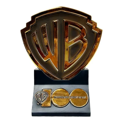 Afbeelding van Warner Bros: 100th Anniversary Shield Limited Edition Statue