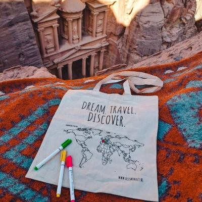 Afbeelding van Katoenen tas &#039;Colour your world&#039; Leuk cadeau voor reizigers Colour world + 5 textielstiften