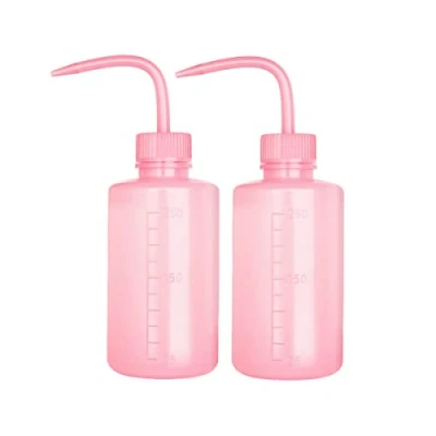 Afbeelding van 2 x 250 ml plastic veiligheidswasfles met smalle hals en gegradueerde etiketten, voor het bewateren van vetplanten bloemen