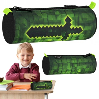 Afbeelding van PIXEL Zwartgroene schooletui VOOR jongens, RONDE, etui schoolspullen SPELER, GAMER 22x8x8cm
