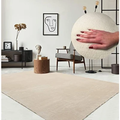 Afbeelding van Vloerkleed voor woonkamer of slaapkamer in beige 80x150 cm Modern en zacht kortpolig tapijt Rechthoekig Antislip onderkant Wasbaar tot 30 Graden Rug for bedroom or living room RELAX kleed by The Carpet