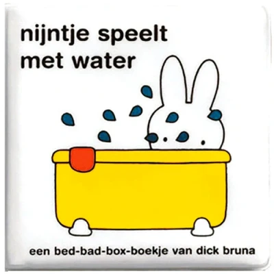Afbeelding van nijntje badboekje speelt met water