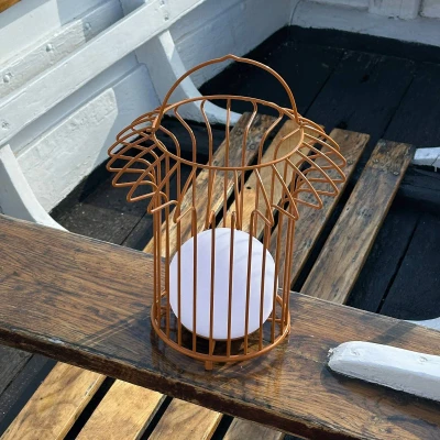 Afbeelding van Dyberg Larsen LED tafellamp Basket, terracotta, metaal
