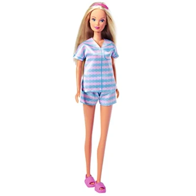 Afbeelding van Steffi Love Beauty Day draagt een fashionable pyjama met gezichtsmaskers en pantoffels Modepop 29 cm