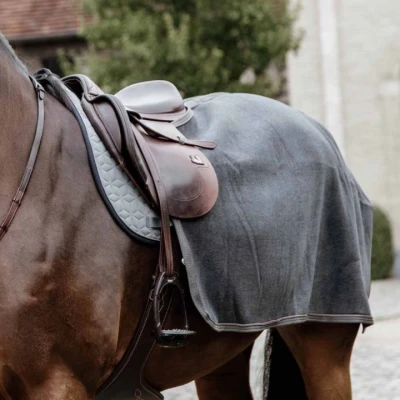 Afbeelding van Kentucky Uitrijdeken Vierkant Heavy Fleece Donkergrijs M