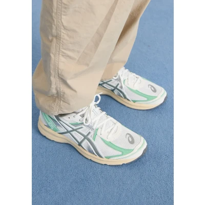 Afbeelding van Asics Sportstyle JOG 100 Unisex Sneakers laag, Maat: 42.5, White/clay grey Imitatieleer/ textiel
