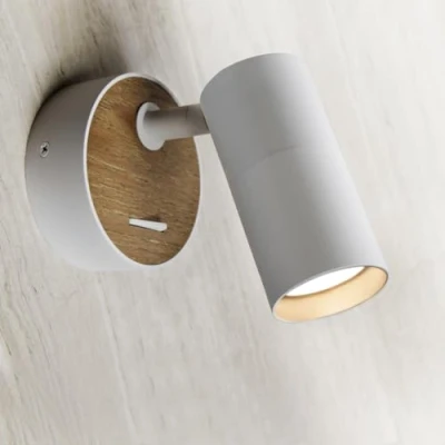 Afbeelding van ouglres Houten wandlamp voor binnen, vintage, met schakelaar, industrieel design, wit, draaibare aluminium lampenkap, bedlamp, modern, slaapkamer