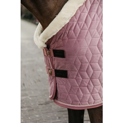 Afbeelding van Kentucky Horsewear Show Rug Velvet deken oude roos 100 5&#039;0 160g