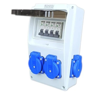 Afbeelding van RoadEu Stroomverdeler 230 V 4 Schuko stopcontacten met schakelaar stekkerverdeler stroomonderbrekers C 16A bedraad bouwstroomverdeler voor binnen en buiten IP54