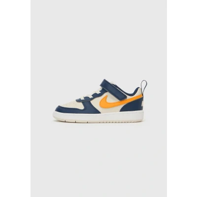 Afbeelding van Nike Sportswear Court Borough Recraft Unisex Sneakers laag voor kinderen, Maat: 18.5, Light orewood brown/orange peel/midnight navy/white