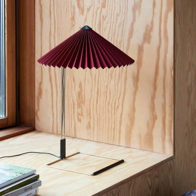 Afbeelding van HAY Matin 380 LED tafellamp met plooi, oxide rood