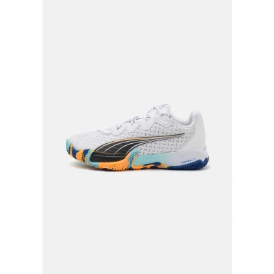 Afbeelding van Puma NOVA Elite Padelschoenen, Heren, Maat: 46.5, White/black/vivid blue/heat fire Textiel/ synthetisch
