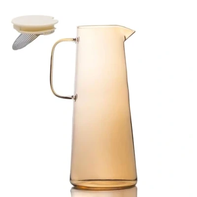 Afbeelding van Intirilife Karaf, Glazen Kan, in Amber 1.7 Liter Capaciteit Glas, Waterkan met Deksel en Zeef voor Warme Koude Dranken, Thee, Sap, Limonade
